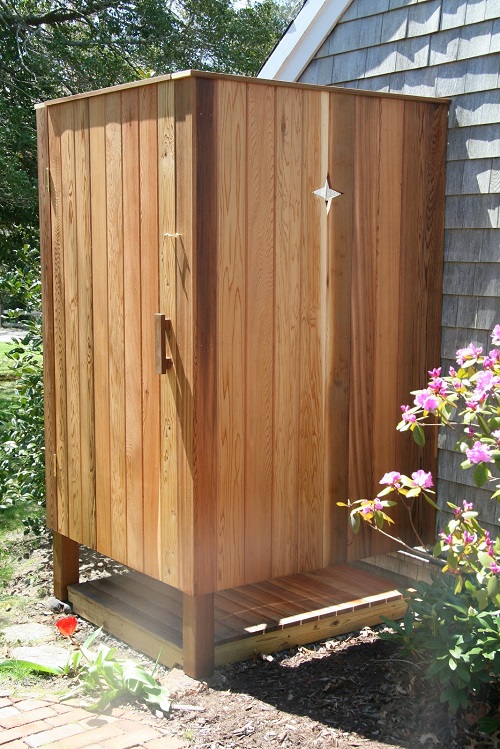 back yard For an open and outdoor bathing experience