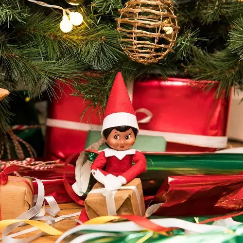 Elf on the Shelf Wrapping Christmas Presents