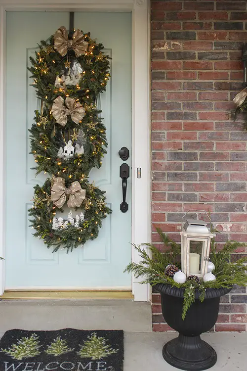 Creative Winter Porch Décor Coupled Wreaths