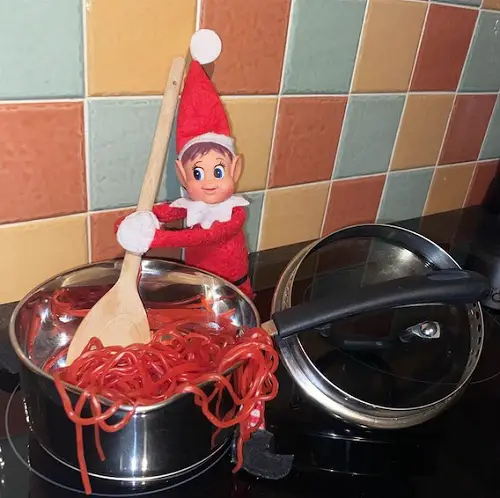 Elf Cooking Christmas Spaghetti