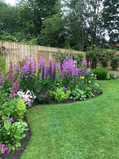 Flower Bed Ideas for Front of House 1
