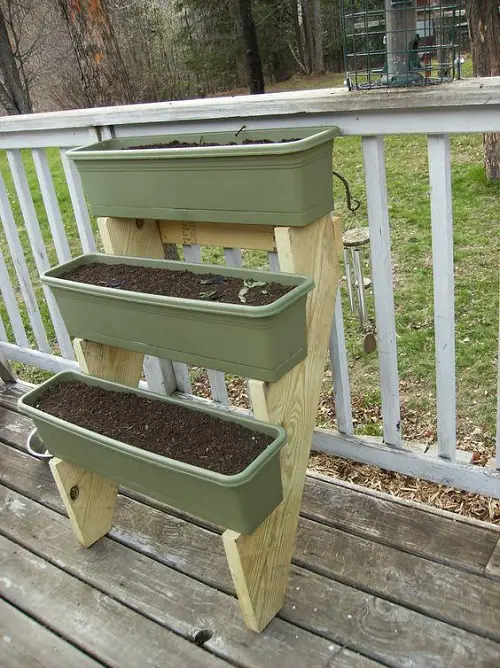 Stair-Step Tiered Planter Idea