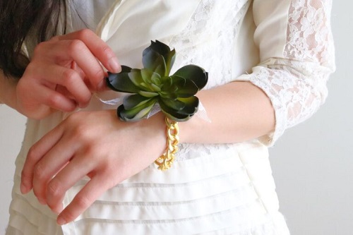 Succulent Bracelet Jewelry with Plant Ideas You Must Try
