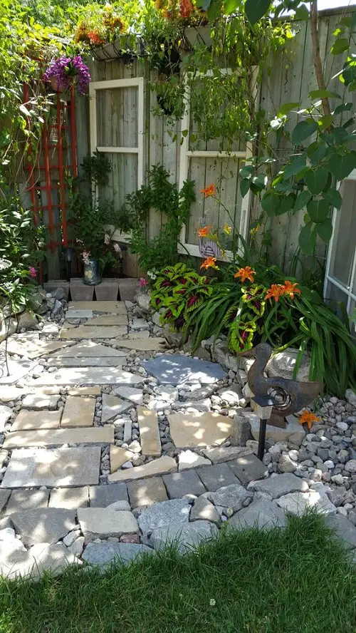 When 40 Cheap Flea Market Things Become Use Props to Decorate the Garden