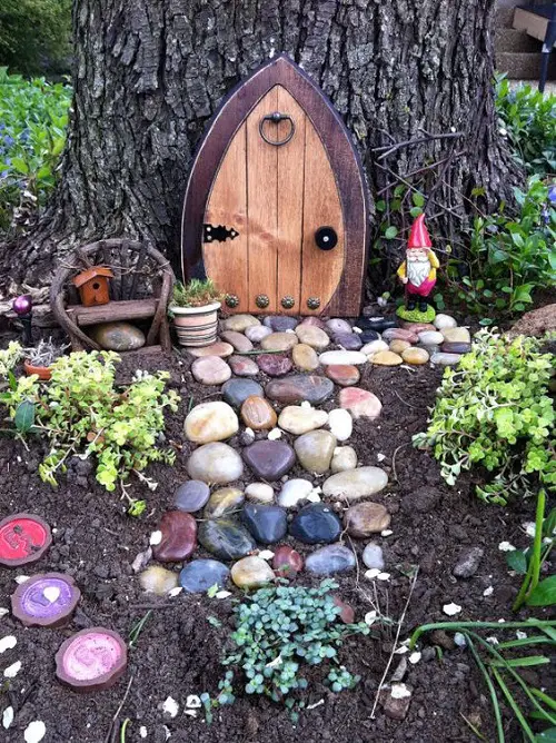 Great Ideas for Handmade Gnome Gardens