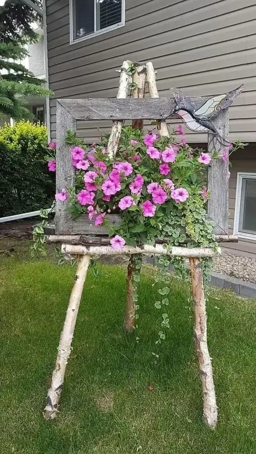 Make a Smart Use of Old Picture Frame
