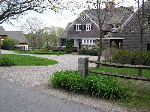 Pea Gravel Driveway for House and Shed