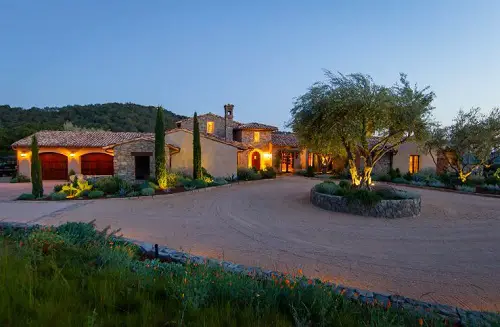 Mediterranean Gravel Driveway