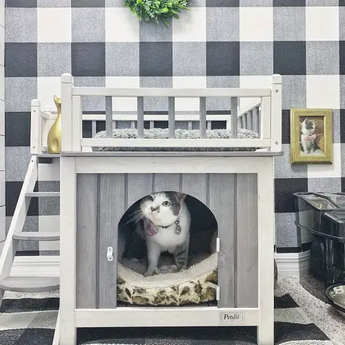 Farmhouse-Themed Bedroom