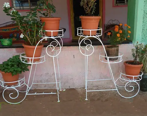Cool DIY Antique and Vintage Plant Stand Ideas 17