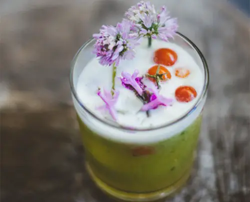 Cocktails with Edible Flowers