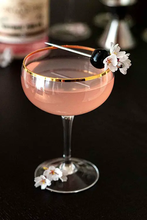 Edible Flowers for Cocktails