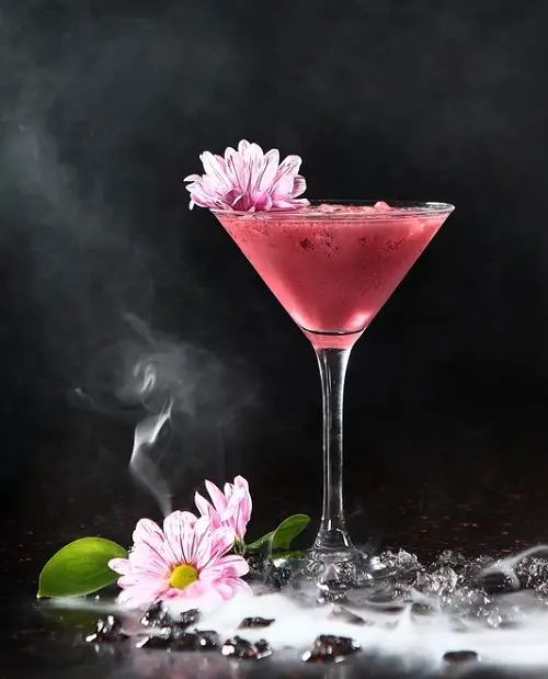 top amazing Edible Flowers for Cocktails