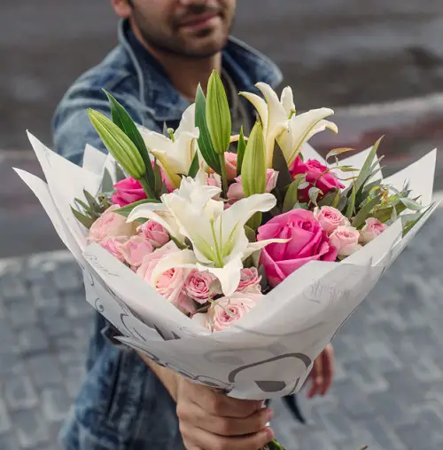 Gorgeous Flowers for a First Date like lily