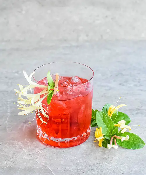 top Edible Flowers for Cocktails