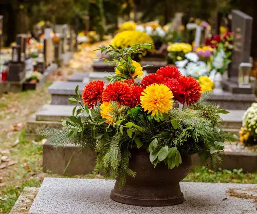 Flowers that Represent Death in grave