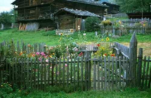 Picket Fence with Distressed Finish