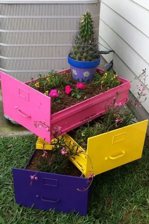 Ideas to Display Plants in Tiered Metal Drawers Plant Display Idea