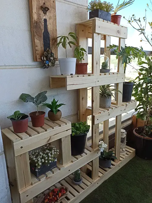 Plant Stands Fashioned from Crates