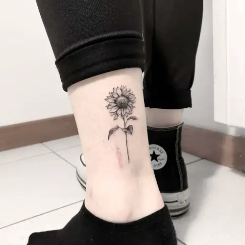 1 Black and White Sunflower Tattoo Ideas