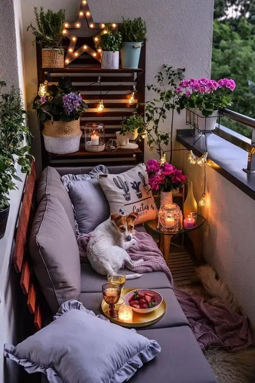balcony light Bulbs and a Star