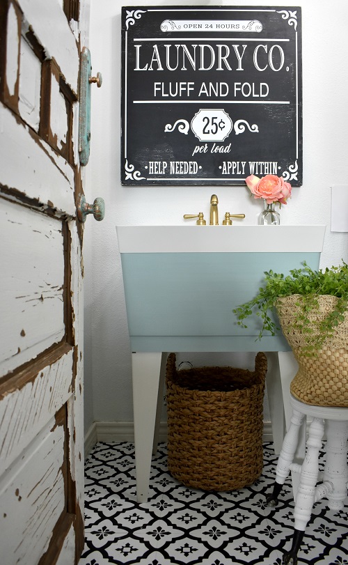 DIY Rustic Laundry Sign