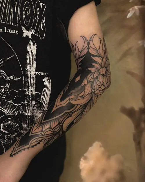 Chrysanthemum Tattoo Tribal Design with Chrysanthemums9