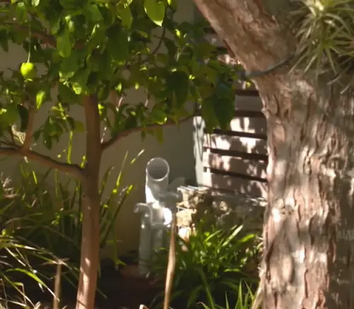 Easy Frog Hotel and Pond Feature