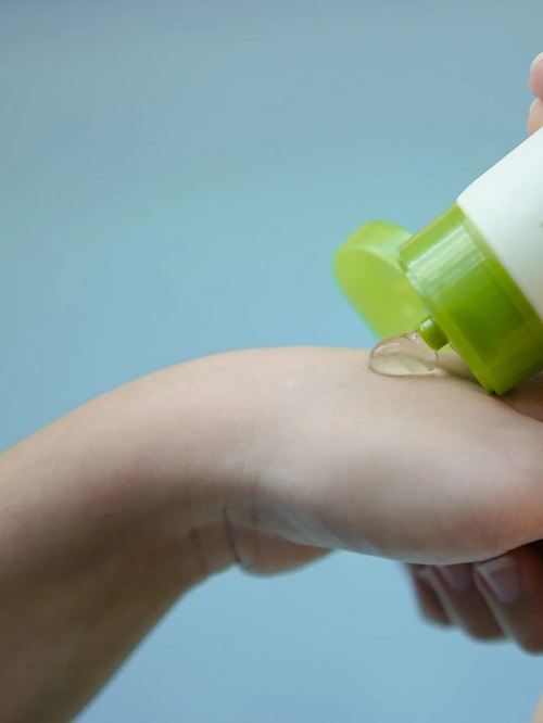 Amazing Things You Can Do With An Aloe Plant soothe bug bite