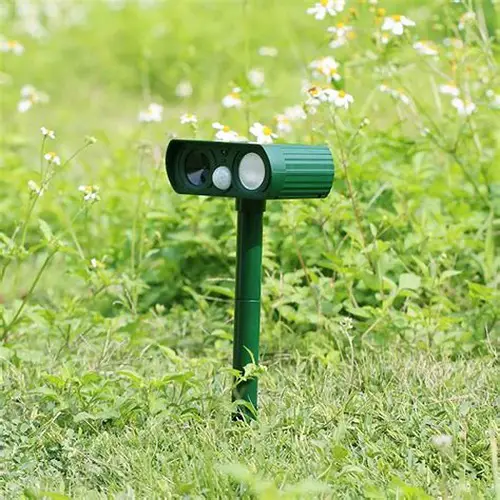 Ultrasonic Sound Gadget to repel rodents rats in garden